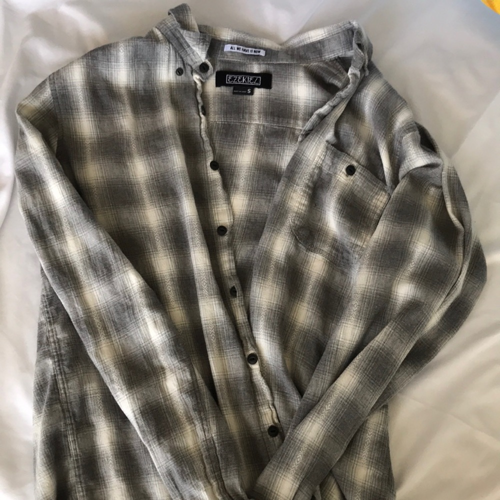 Ezekiel Gray Plaid Button Up